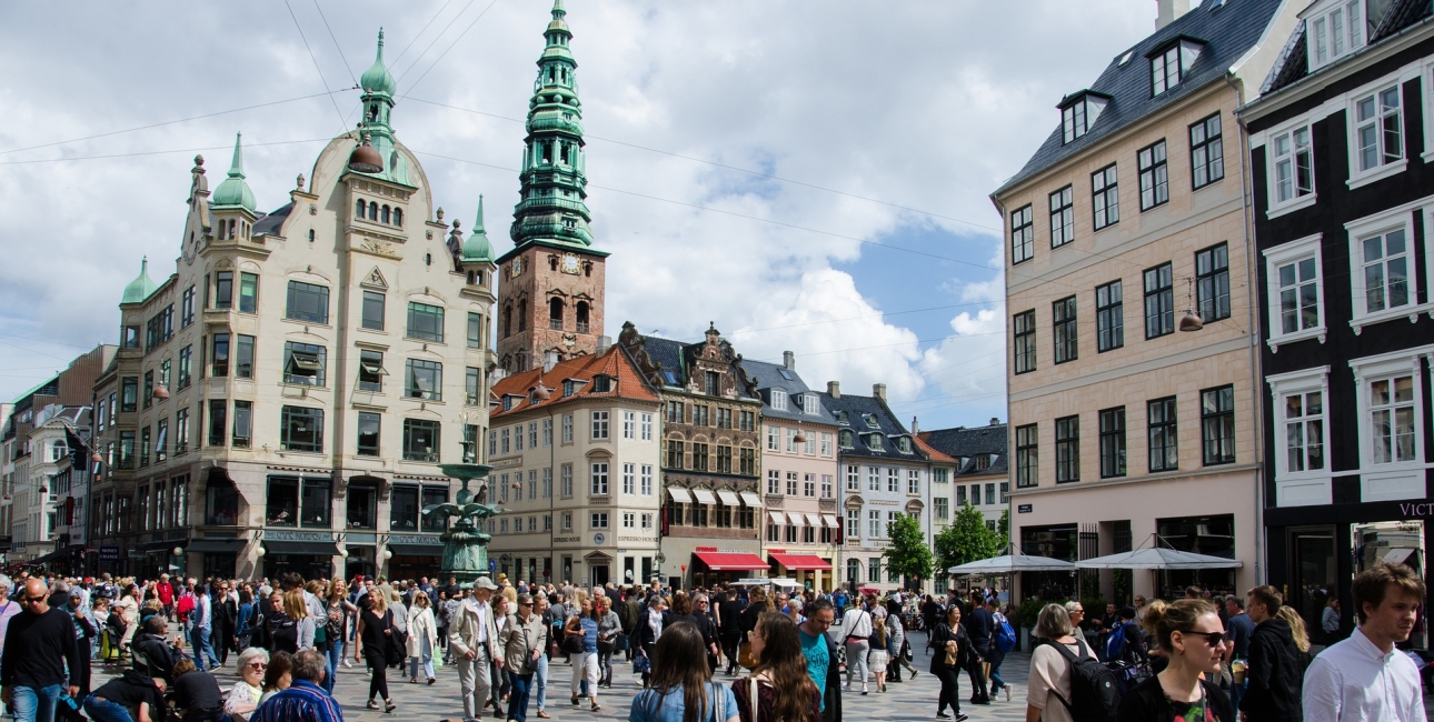 Menneskemængde i København. Foto: Det gode testamente.