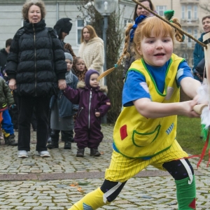 Pippi slår katten af tønden