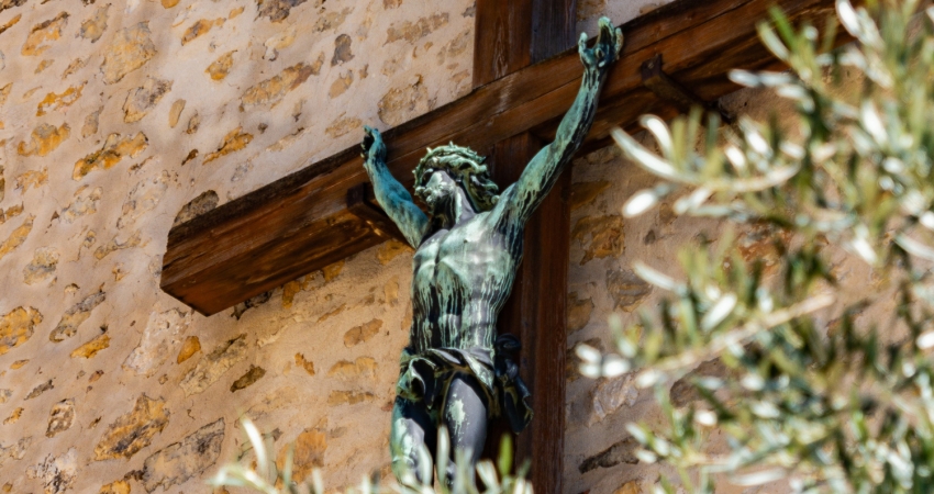 Jesus på korset. Foto: Unsplash.